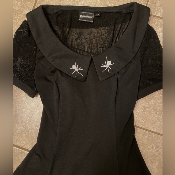 Gothic Collared web dress - Picture 2 of 3